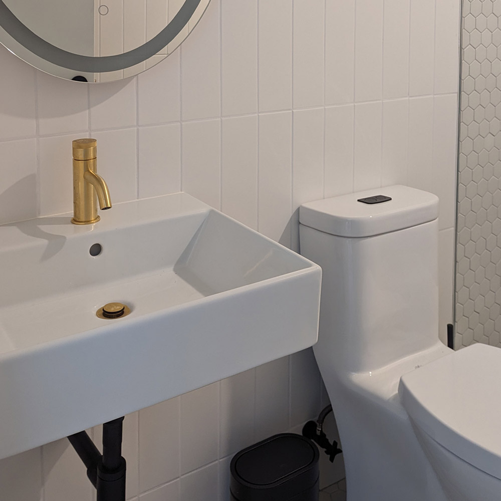 Scene 1 & 2 Bathroom